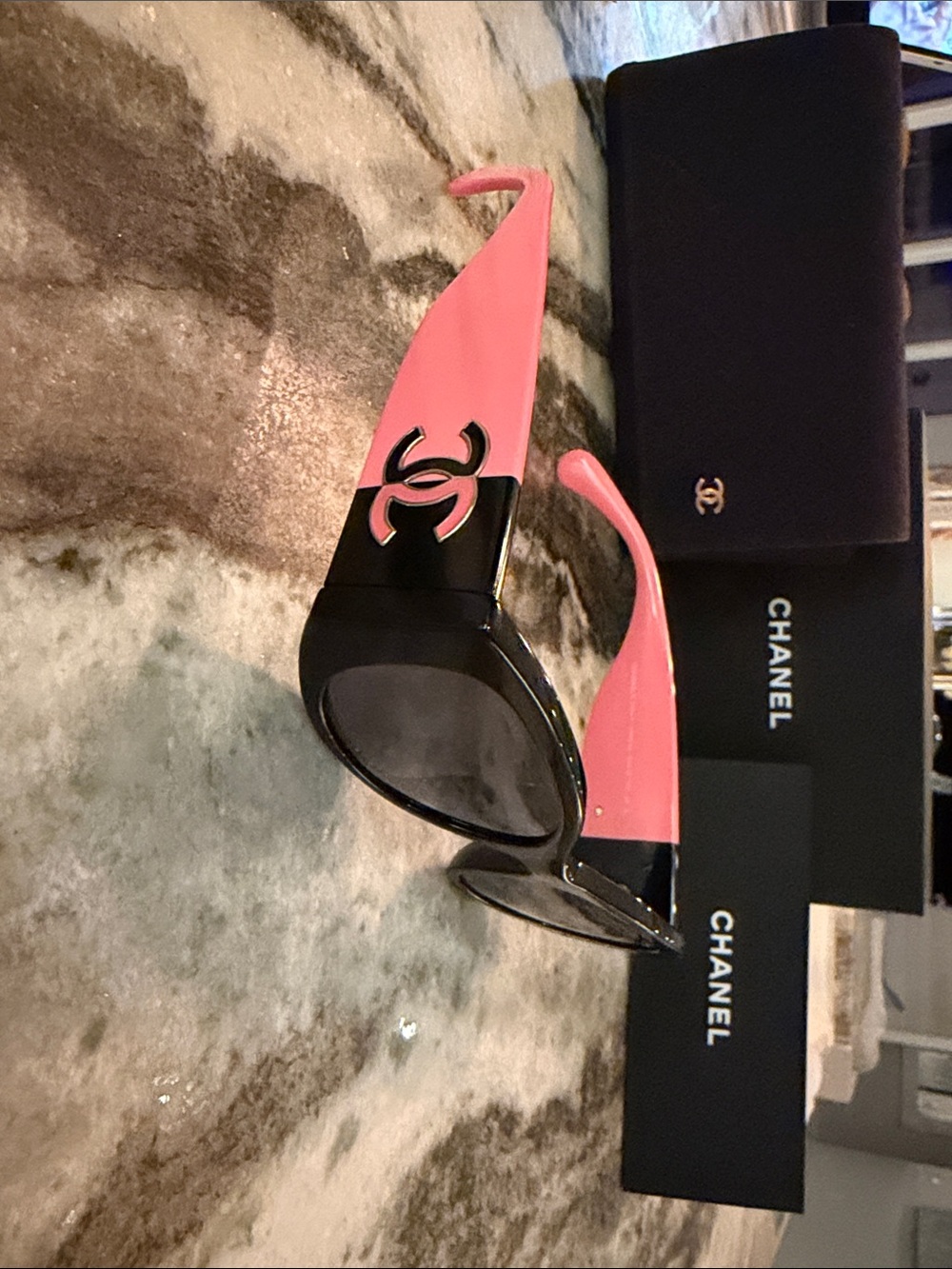 CHANEL Black Frame Sunglasses with Pink Temples and Dark Lenses - Picture 3 of 6